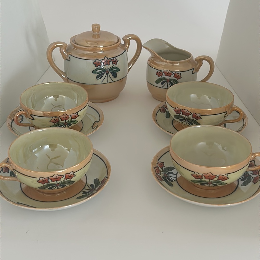Peach floral pattern Lusterware set of 4cups and creamer/ sugar service